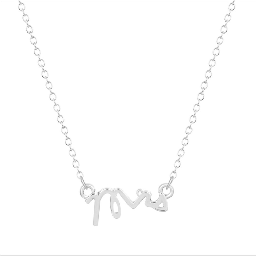 💍Silver "Mrs" Necklace👰